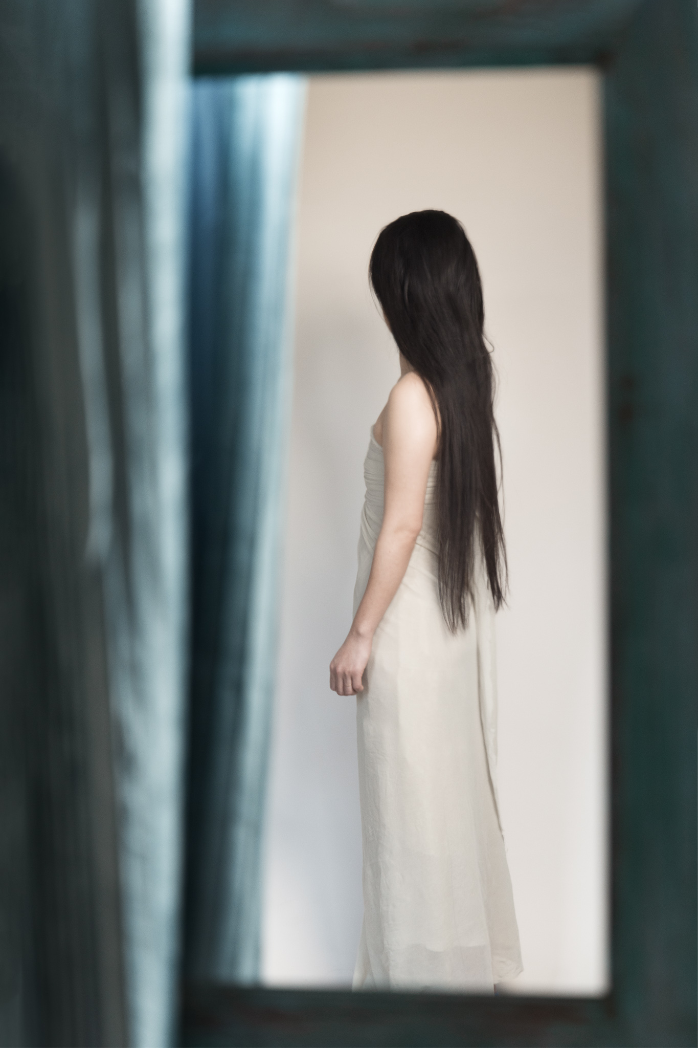 Iris Valentina uprooted photo project